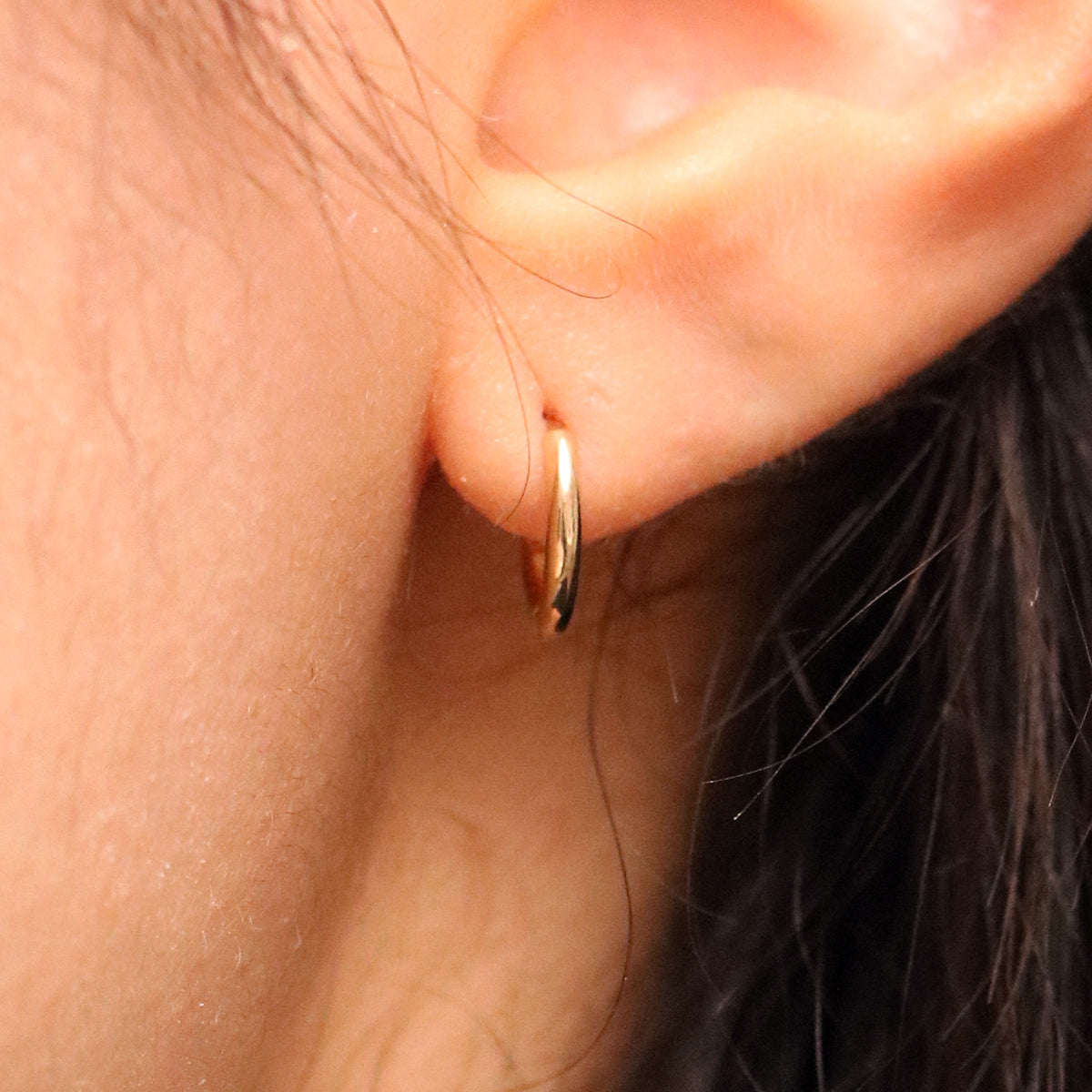 8mm huggie earring-1